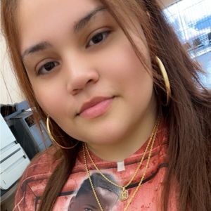 Meet your Posher, Karinaa